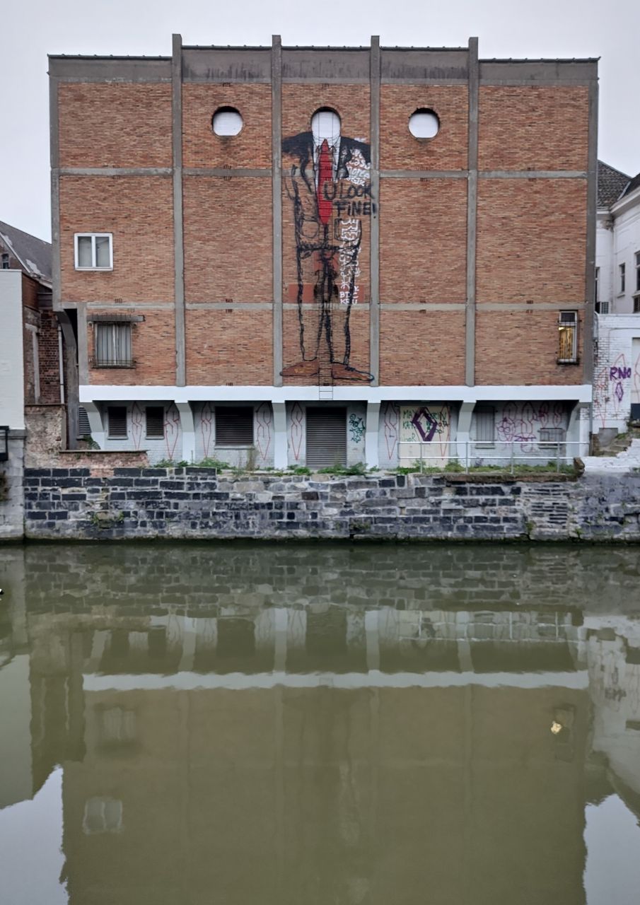 Ghent river graffiti, “U LOOK FINE!”